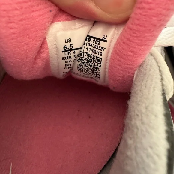 LIKE NEW‼️‼️
Nike Women's Air Max Sneakers - Gray and Pink - Picture 6 of 8